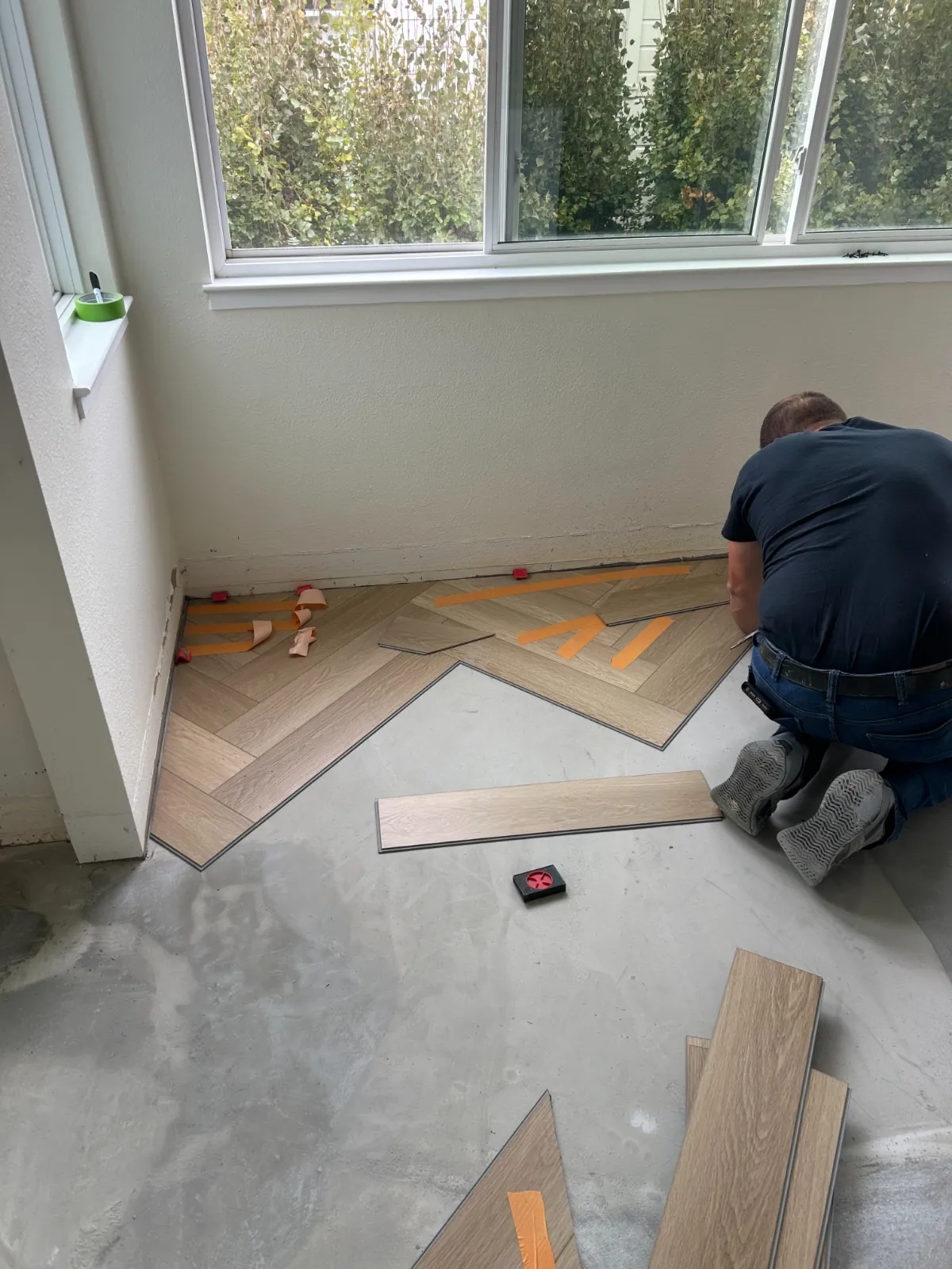 Laying a herringbone floor